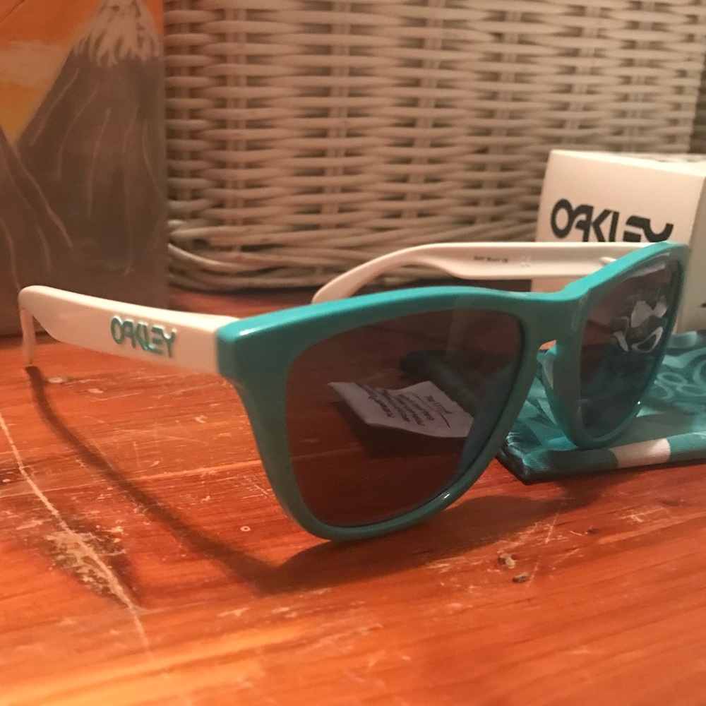 Oakley Heritage Edition Frogskins